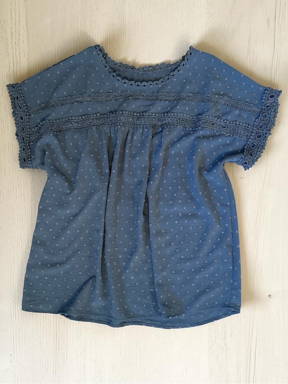 Woman’s Periwinkle Blue Short Sleeve Crochet Trim Top Size XL